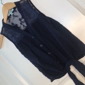 THE ARTE | Lacey Navy Waist Tie Button Front Crop Top - Size Small